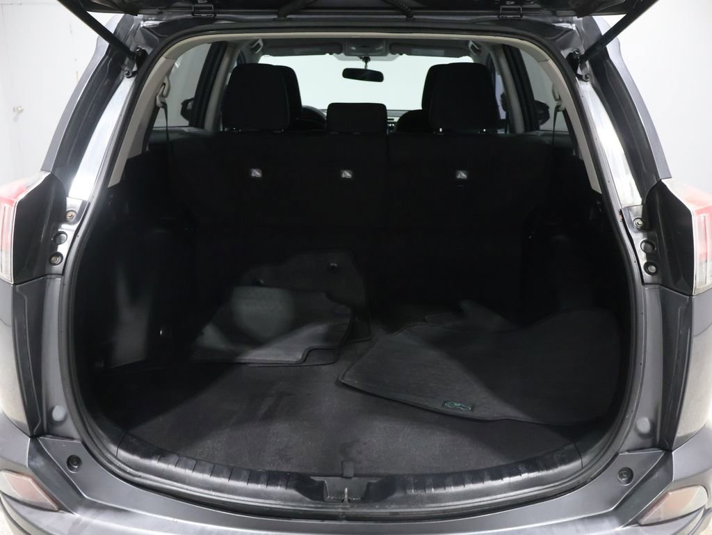 Used 2016 Toyota RAV4 LE image 19