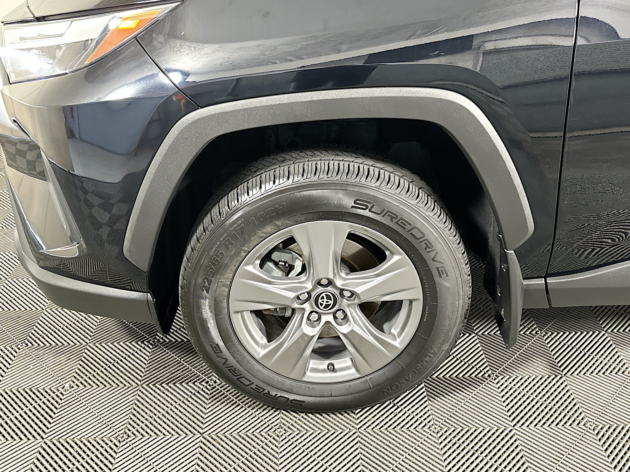Used 2024 Toyota RAV4 XLE w/ Convenience Package AWD/4WD image 11