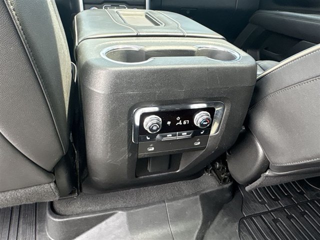 Certified 2023 GMC Yukon XL SLT w/ SLT Premium Package AWD/4WD image 22