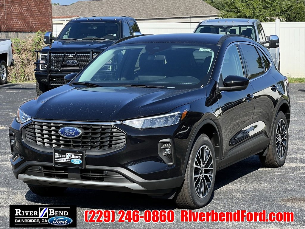 New 2025 Ford Escape SE