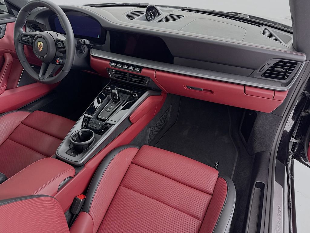 Certified 2025 Porsche 911 Carrera RWD image 32