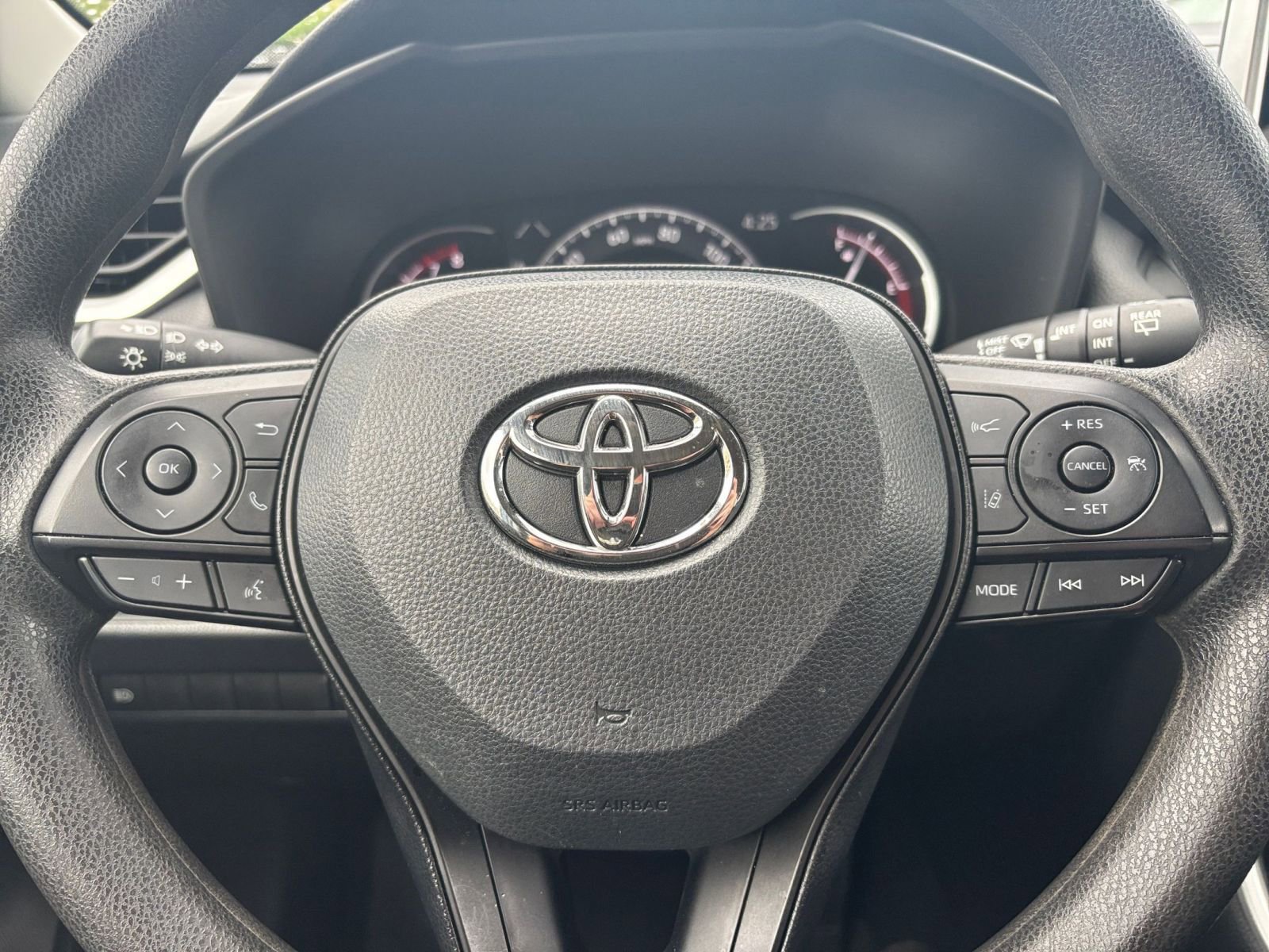 Used 2025 Toyota RAV4 XLE image 28