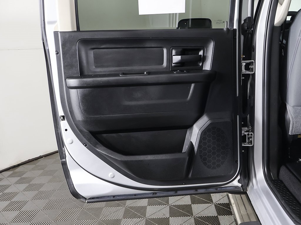 Used 2018 RAM 3500 Tradesman w/ Chrome Appearance Group image 17