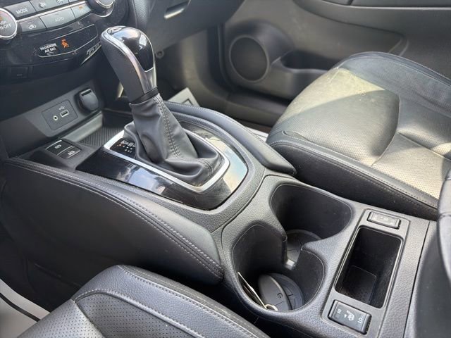 Used 2018 Nissan Rogue SL w/ Premium Package image 23