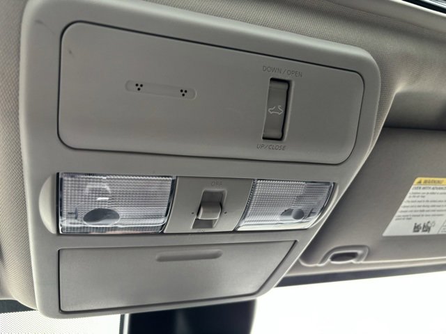 Used 2022 Nissan Frontier SV w/ SV Premium Package image 20