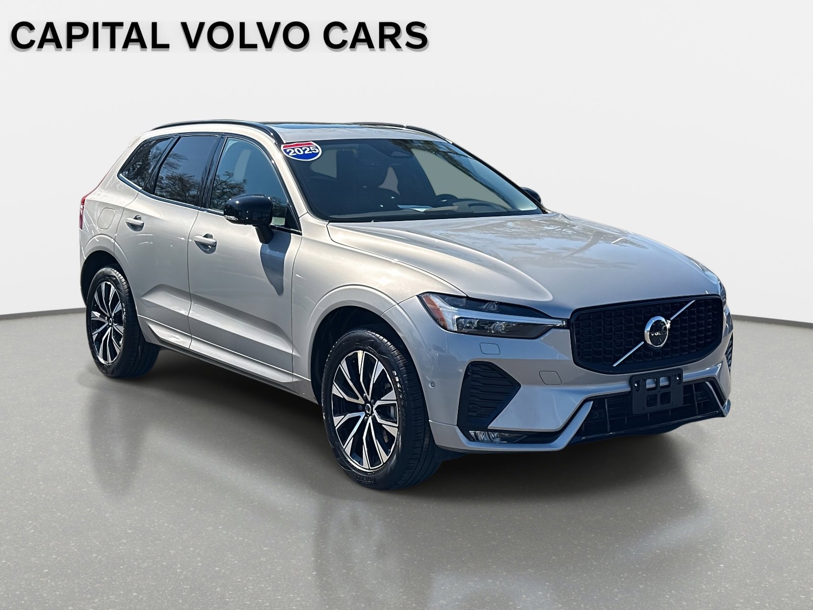 Certified 2025 Volvo XC60 B5 Plus image 3