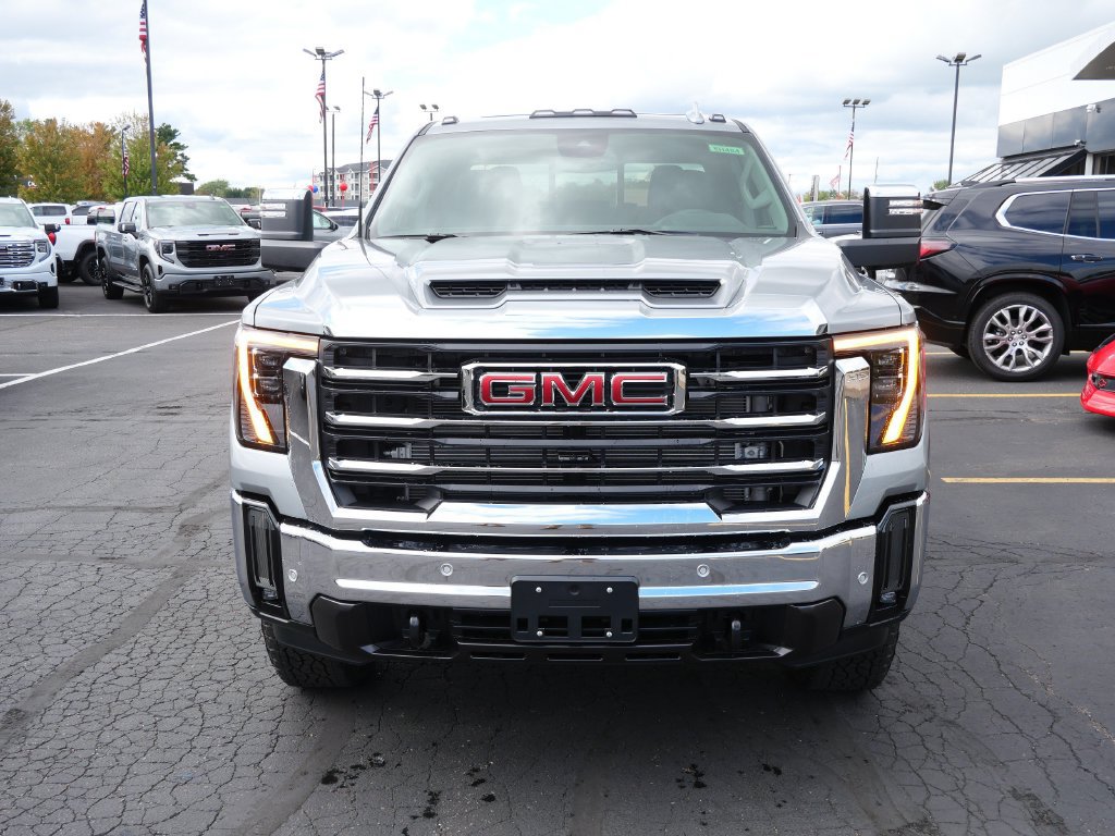 New 2026 GMC Sierra 3500 SLT w/ SLT Premium Package AWD/4WD image 2