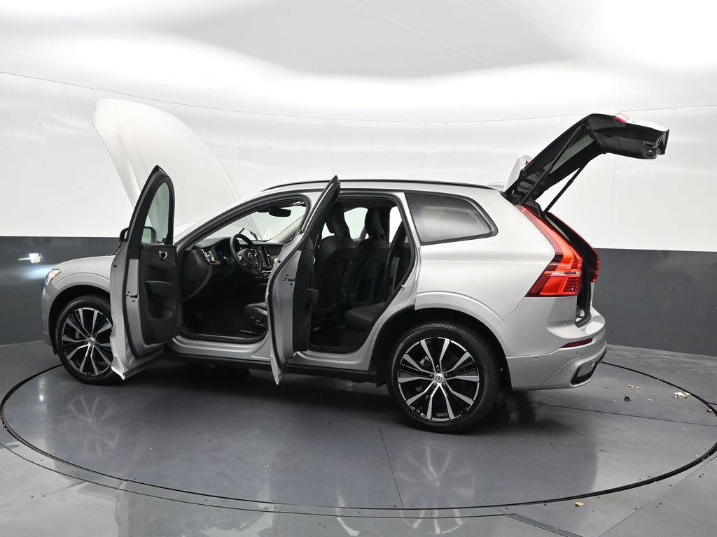 Certified 2024 Volvo XC60 B5 Plus w/ Climate Package AWD/4WD image 34