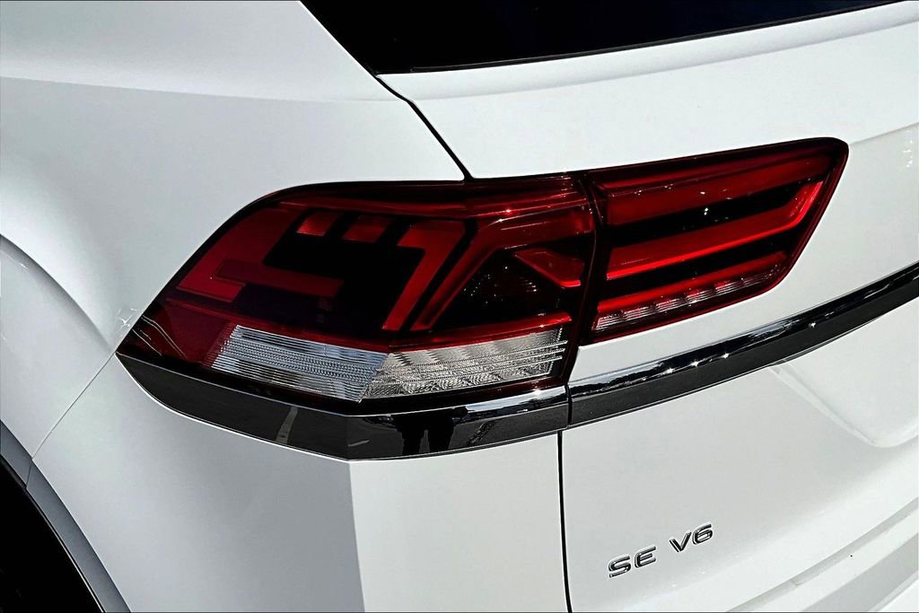 Used 2022 Volkswagen Atlas Cross Sport SE w/ Panoramic Sunroof Package image 23