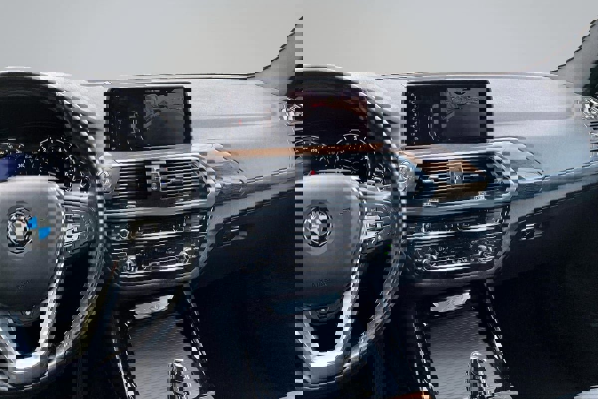 Used 2019 BMW X3 xDrive30i w/ Driving Assistance Package image 6