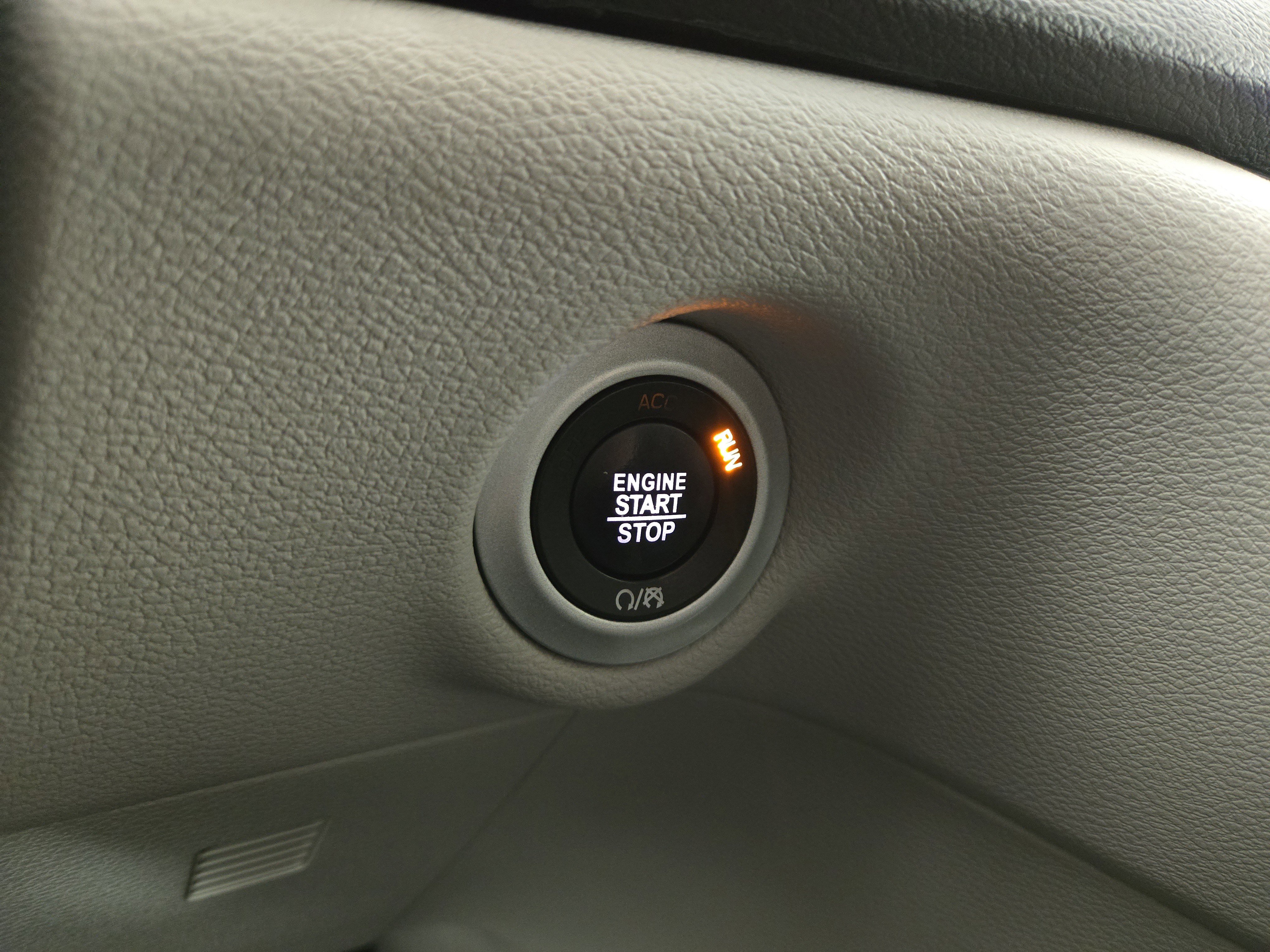 Used 2017 Chrysler Pacifica Touring-L image 27