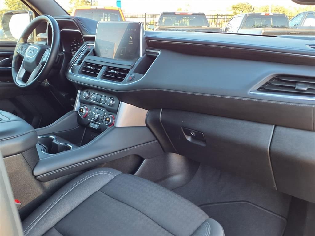 Used 2024 GMC Yukon XL SLE image 11