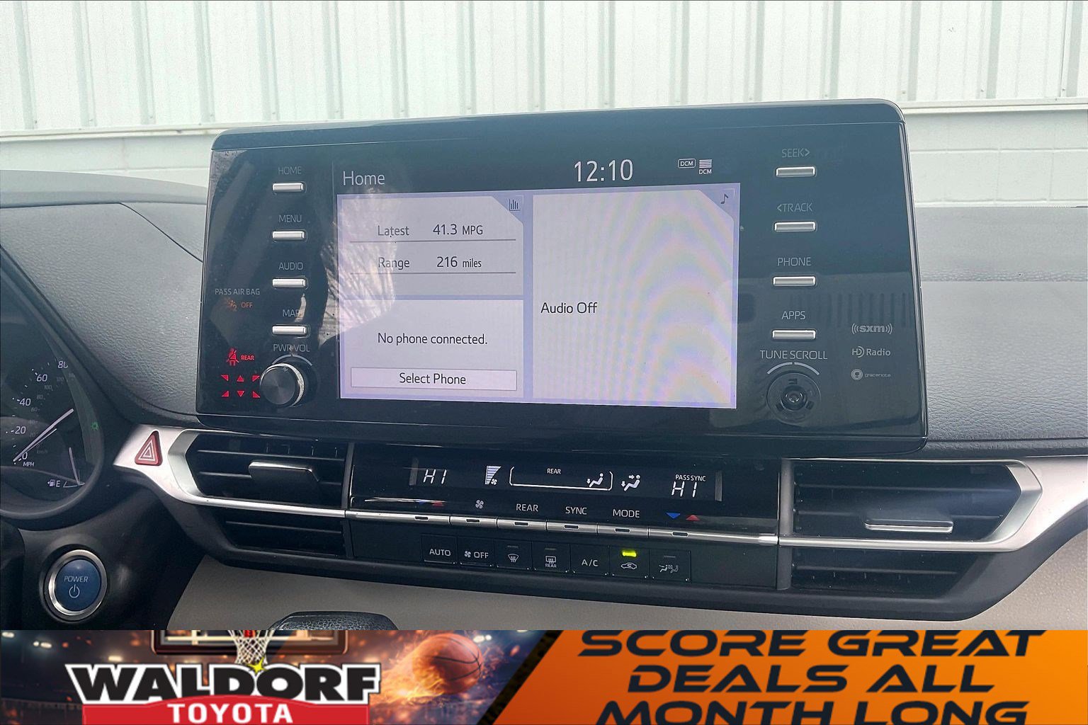 Used 2023 Toyota Sienna LE w/ LE Plus Package image 39