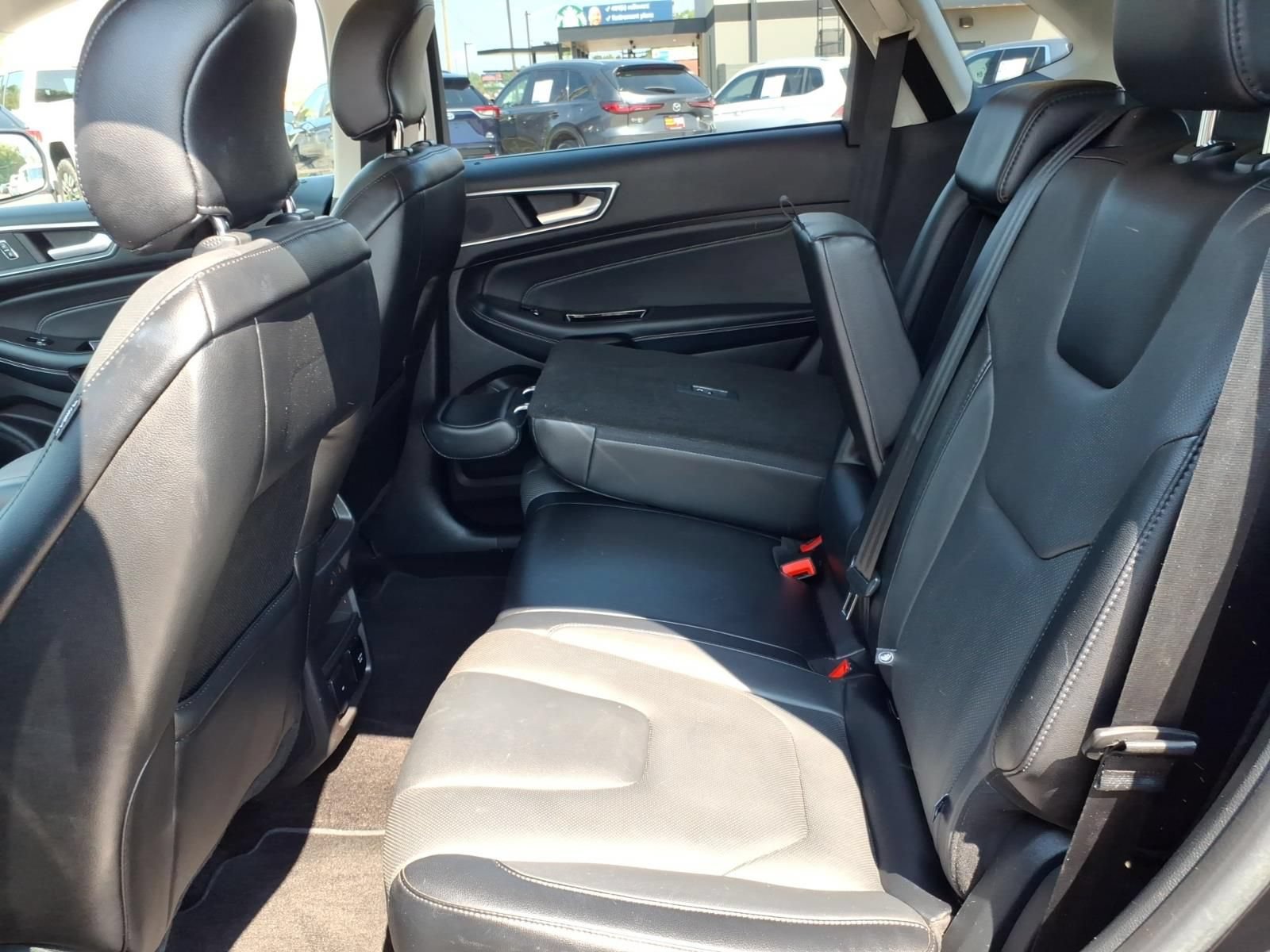 Used 2017 Ford Edge Titanium w/ Equipment Group 301A FWD image 10