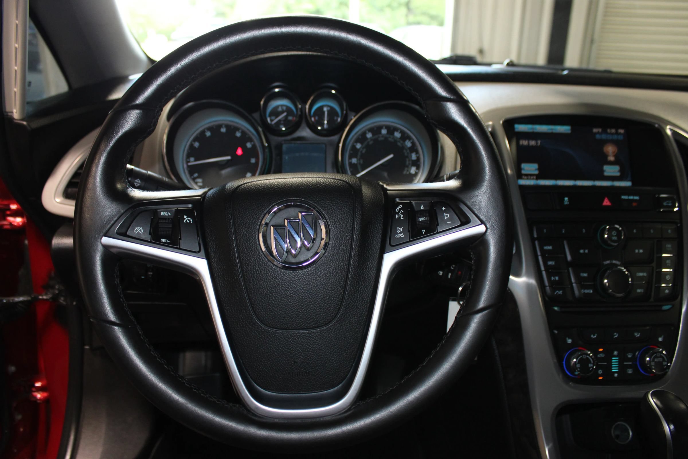 Used 2015 Buick Verano w/ Comfort Package FWD image 10