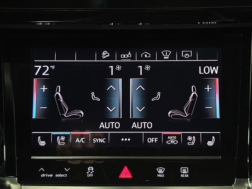 Used 2019 Audi e-tron Prestige w/ Prestige Package AWD/4WD image 19