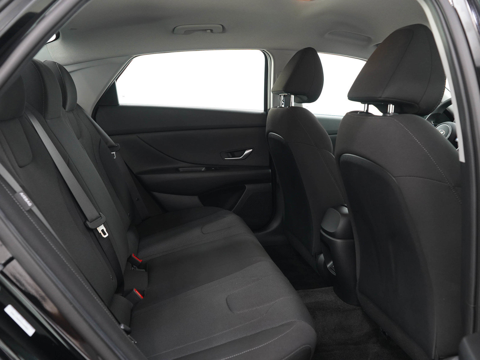 Used 2026 Hyundai Elantra SE FWD image 12