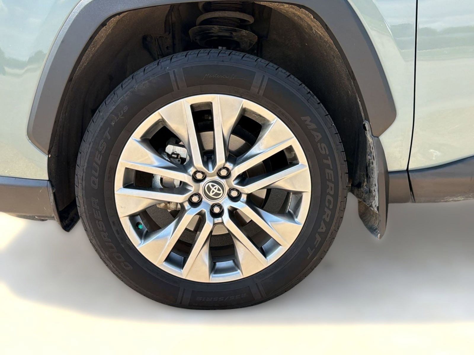 Used 2023 Toyota RAV4 XLE Premium FWD image 11