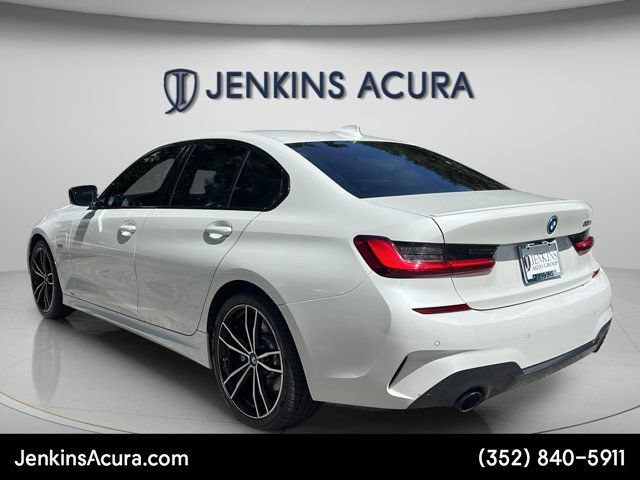 Used 2022 BMW 330e w/ M Sport Package RWD image 5