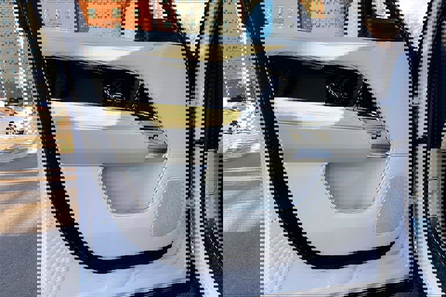 New 2026 Land Rover Range Rover SE image 10