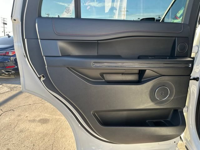 Used 2023 Ford Expedition Limited AWD/4WD image 10