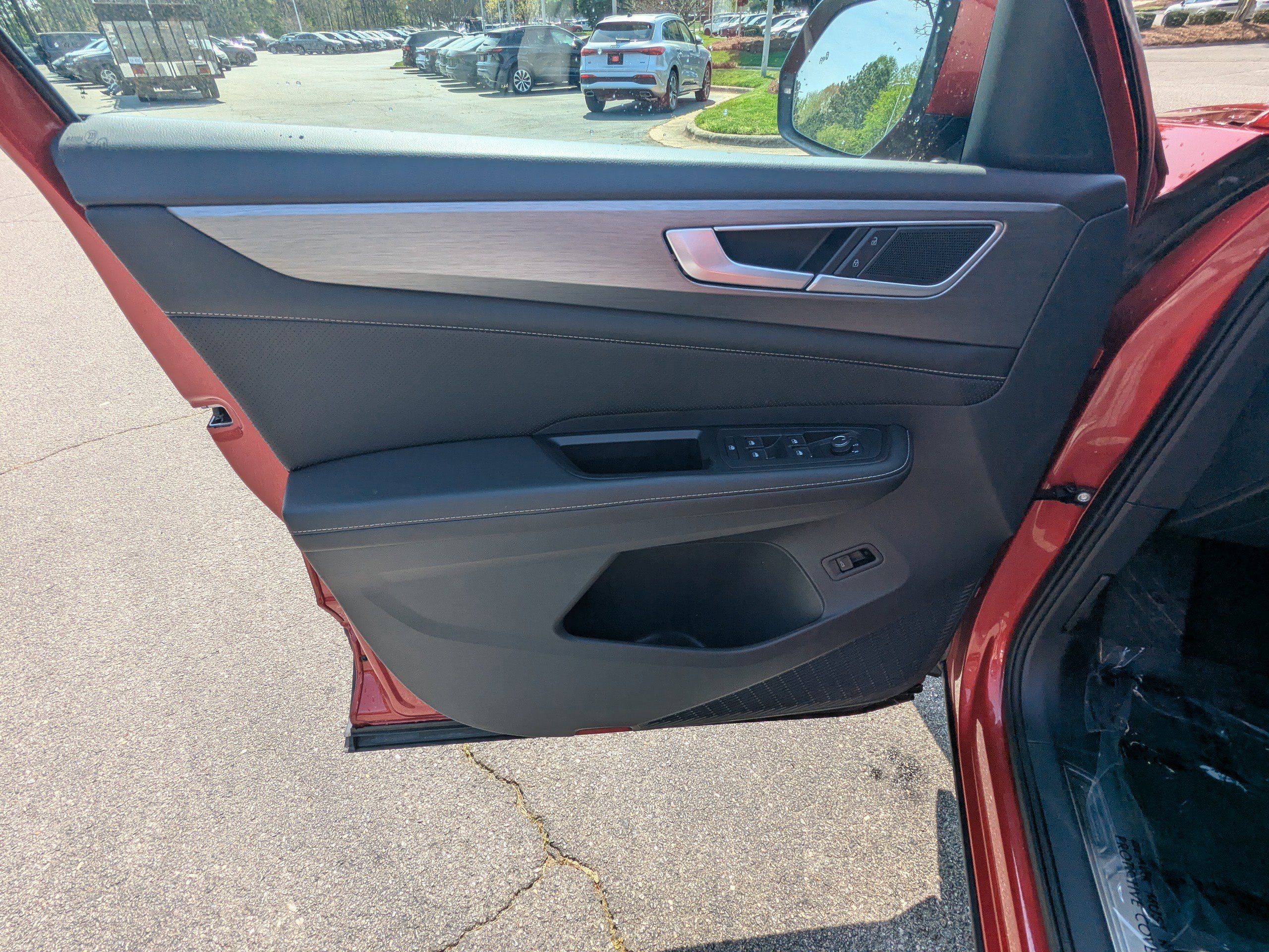 Used 2024 Volkswagen Atlas Cross Sport SE w/ Panoramic Sunroof Package image 18