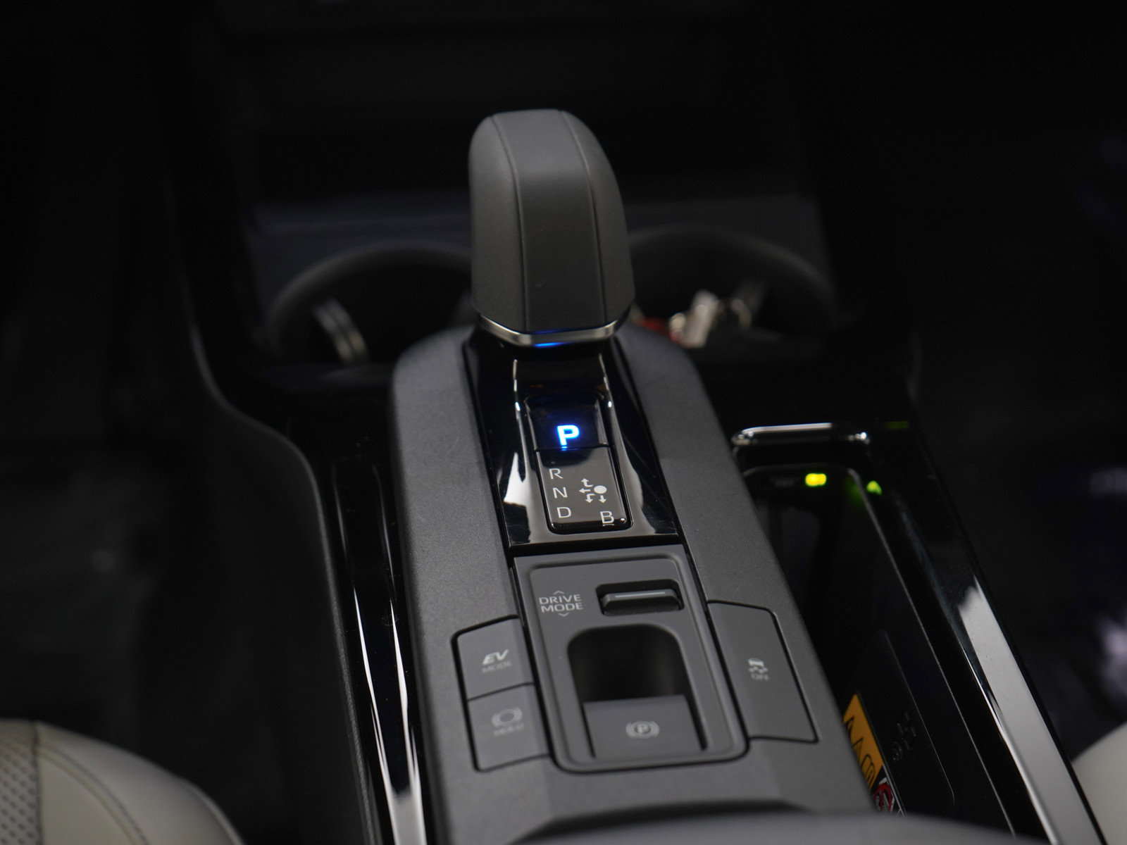 Used 2025 Toyota Prius Limited image 21