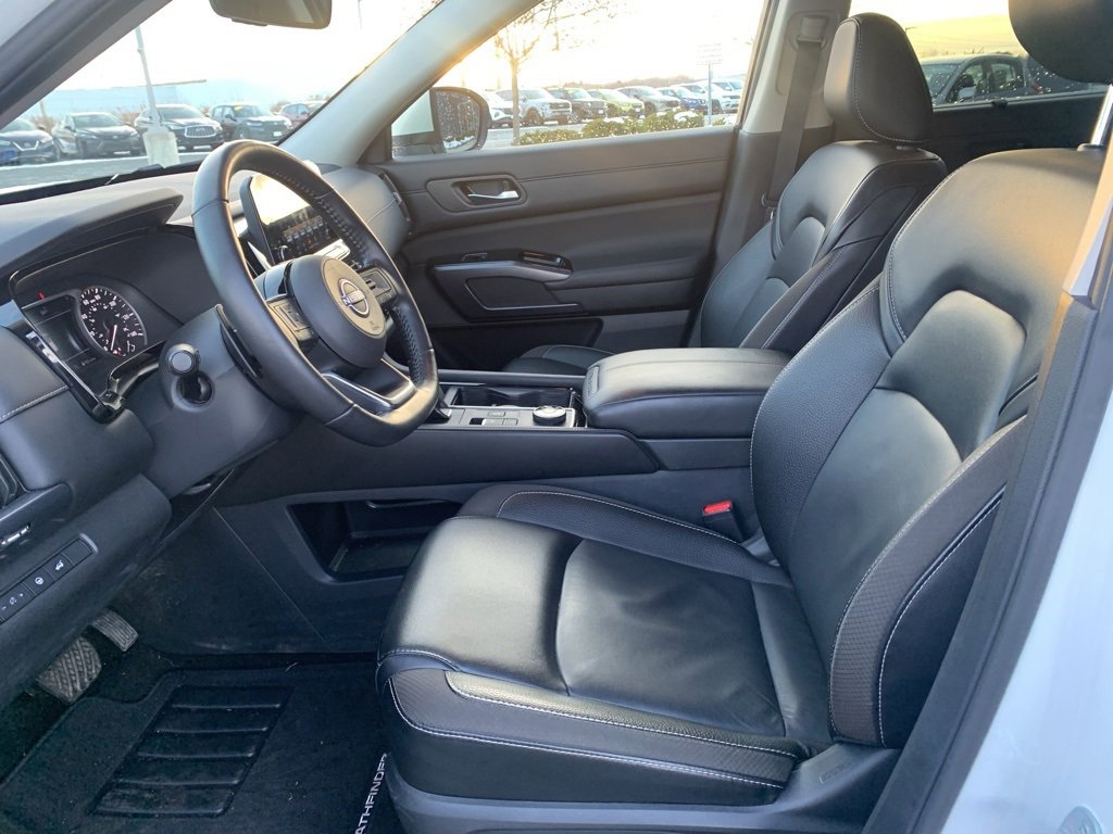 Used 2023 Nissan Pathfinder SL image 11