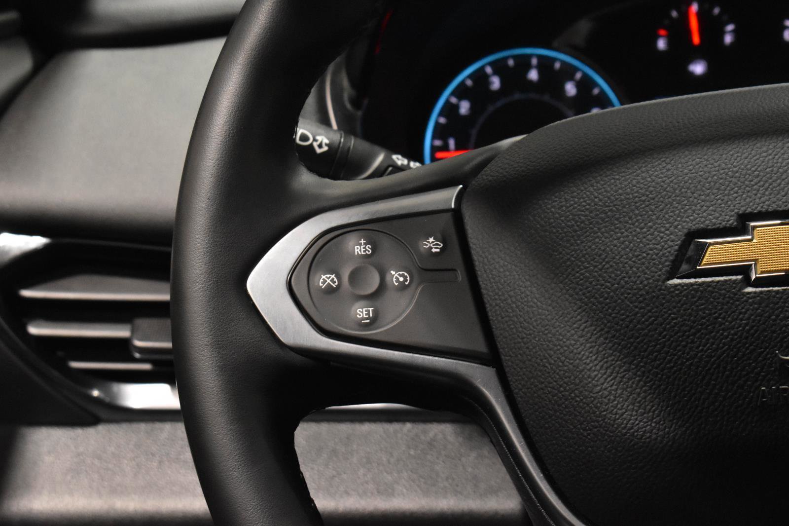 Used 2023 Chevrolet Traverse LT image 10