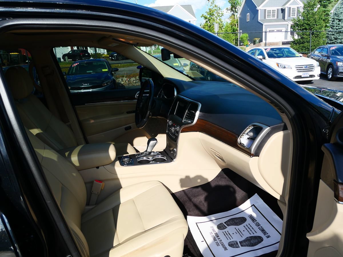 Used 2018 Jeep Grand Cherokee Limited AWD/4WD image 17