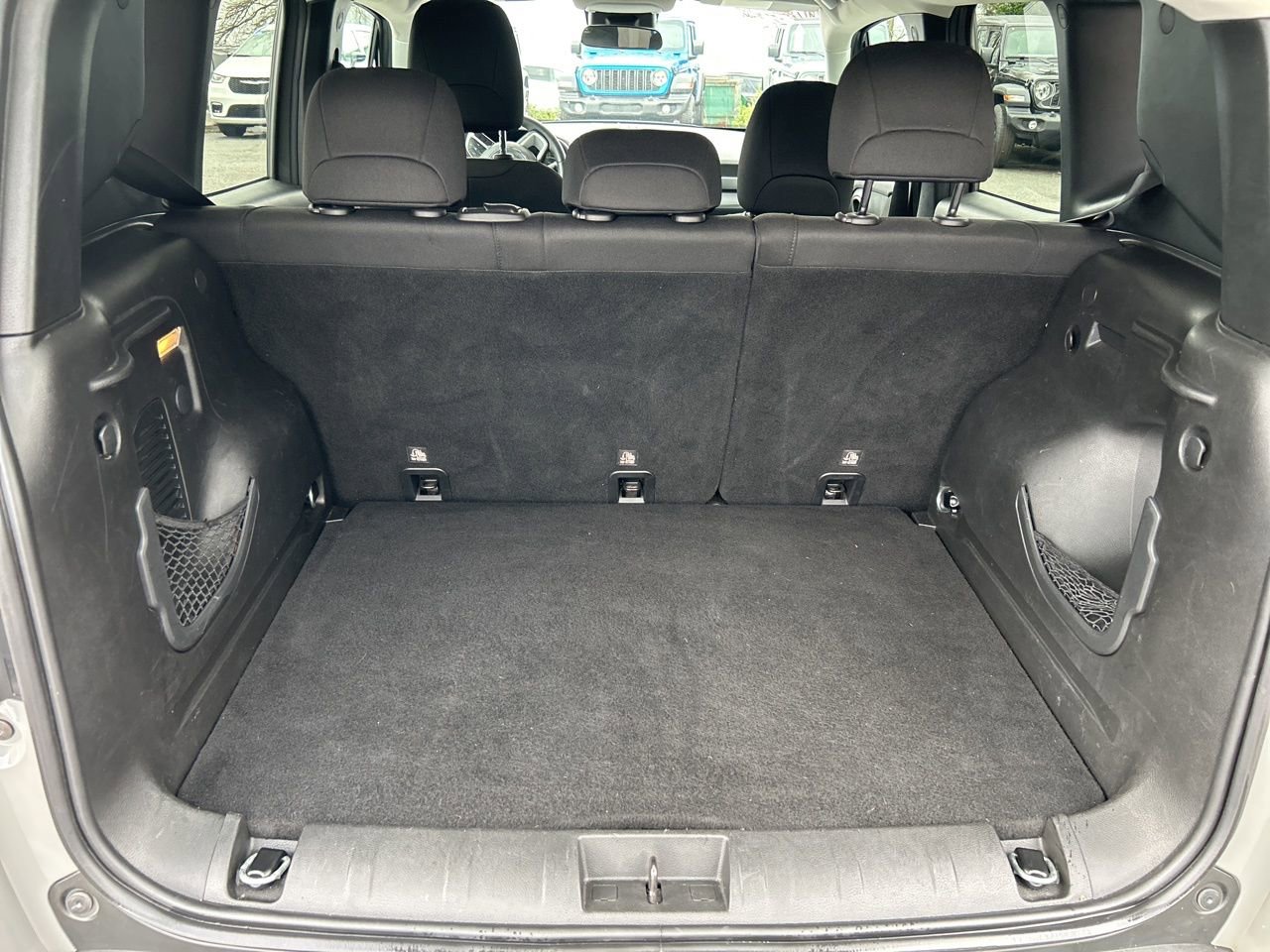 Used 2019 Jeep Renegade Latitude image 11