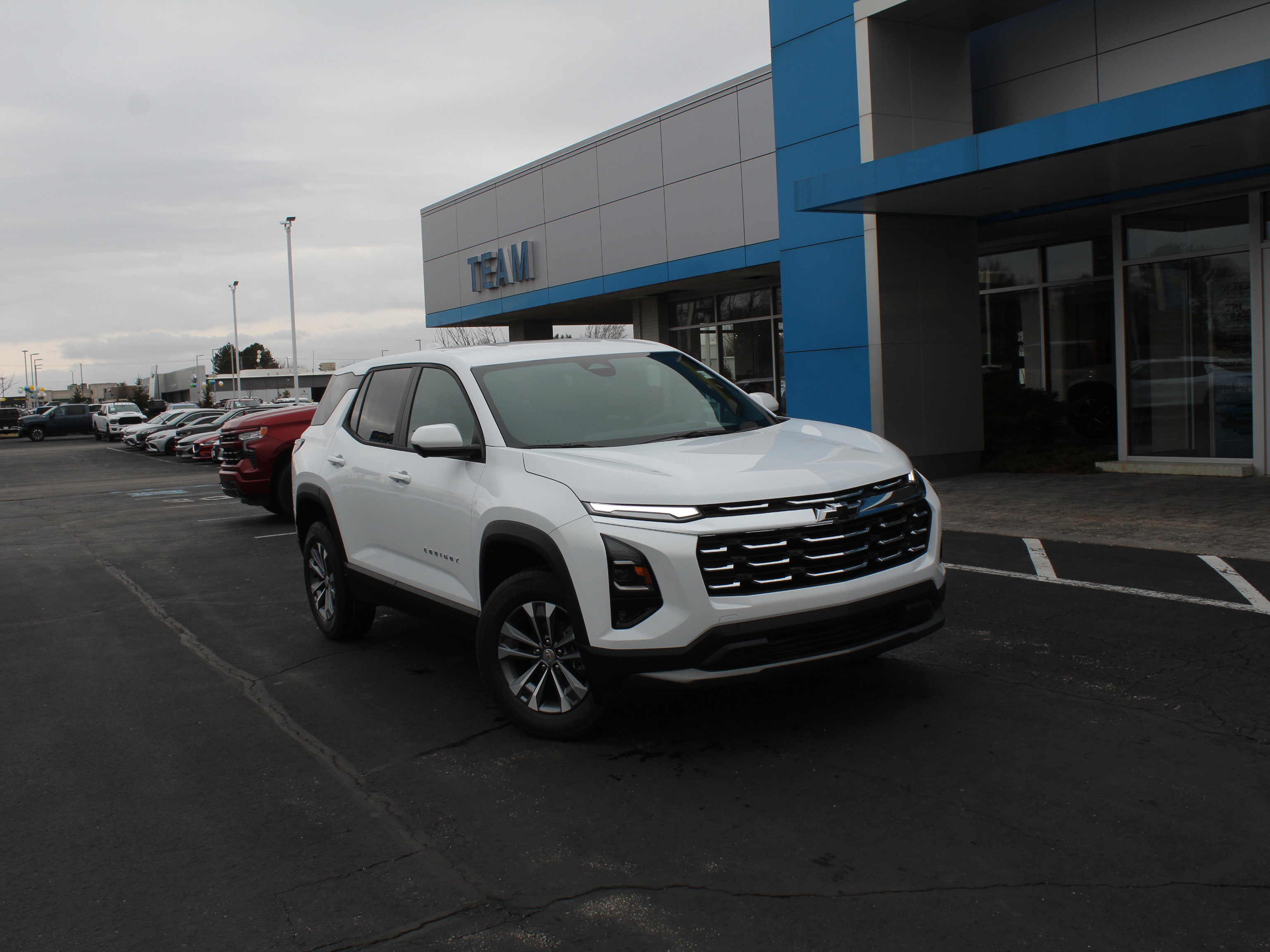 New 2026 Chevrolet Equinox LT w/ Safety and Technology Package image 2