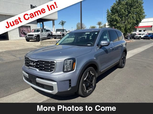 Used 2024 Kia Telluride S w/ S Sunroof Package