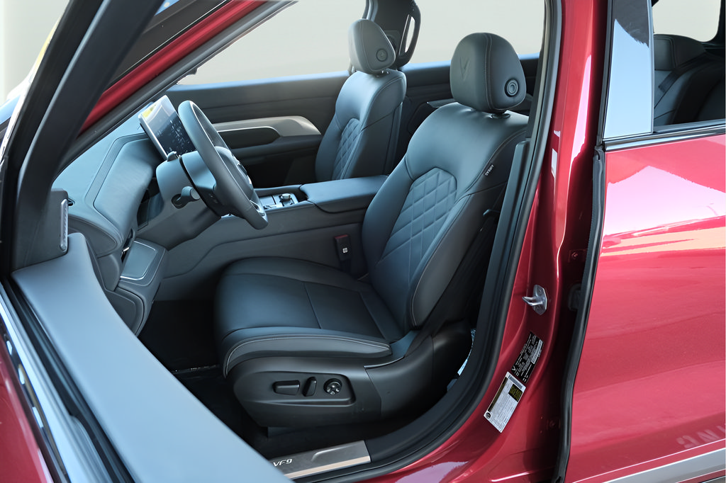 New 2024 VinFast VF 9 Plus AWD/4WD image 12