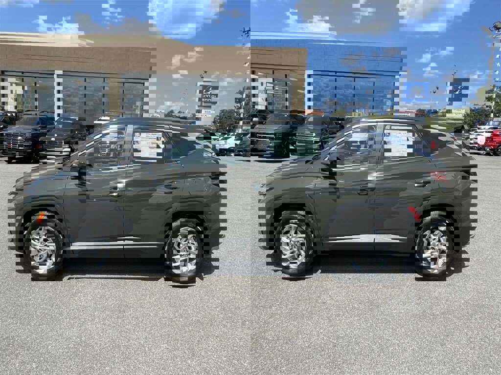 New 2026 Hyundai Tucson SE image 2