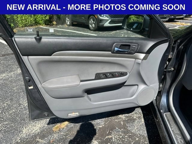 Used 2008 Acura TSX w/ Navigation FWD image 9