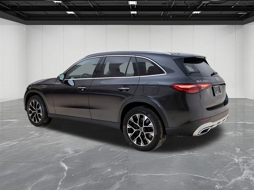 Used 2025 Mercedes-Benz GLC 350e 4MATIC w/ Driver Assistance Package image 10