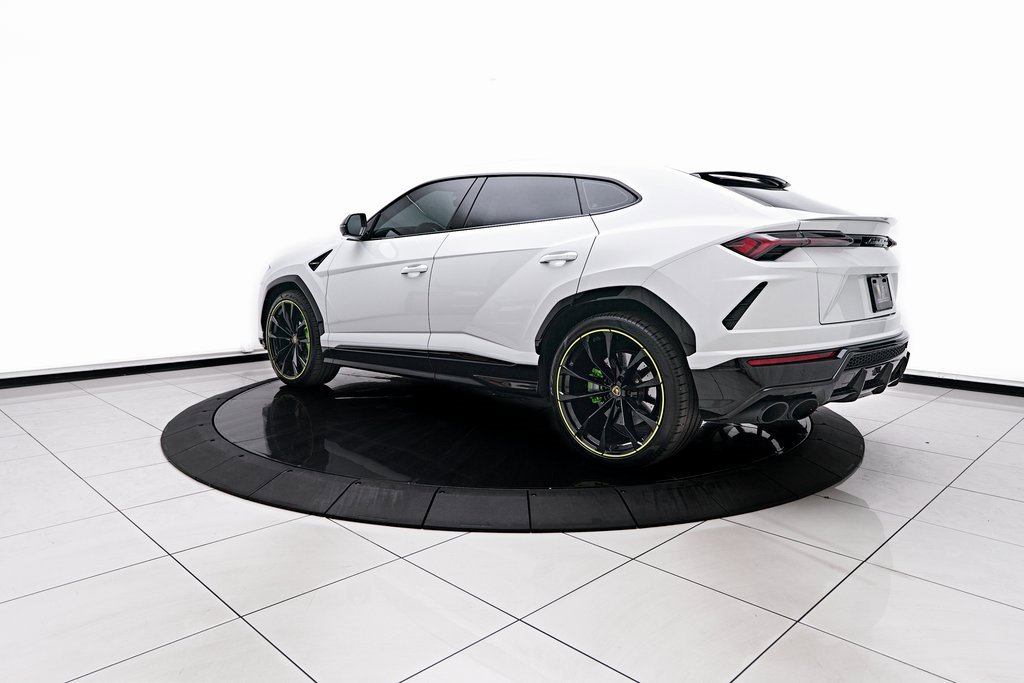Used 2022 Lamborghini Urus image 12