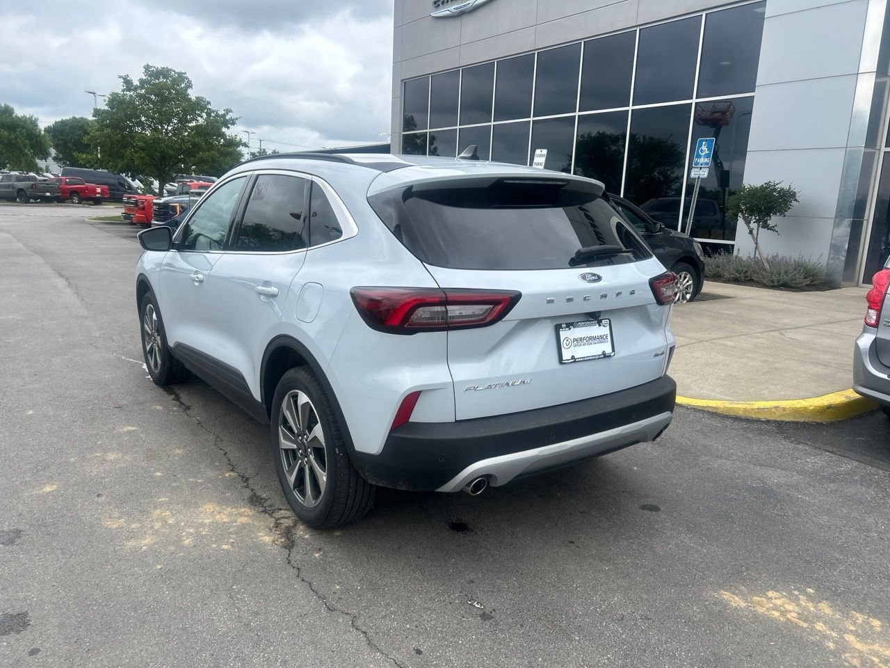 Used 2025 Ford Escape Platinum AWD/4WD image 5