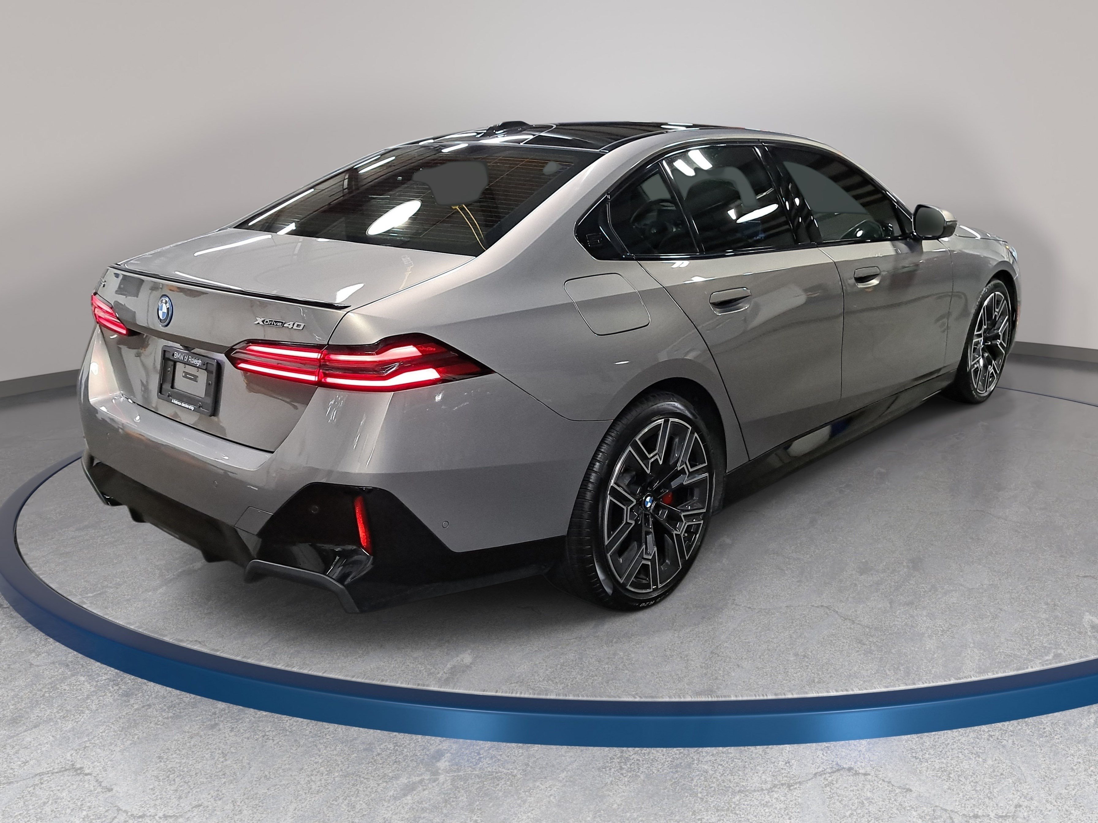 Certified 2026 BMW i5 eDrive40 w/ M Sport Package AWD/4WD image 6