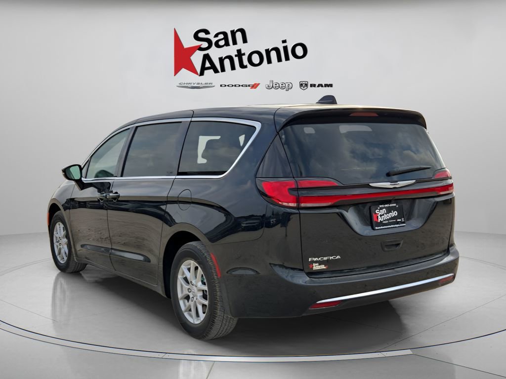 New 2026 Chrysler Pacifica Select FWD image 6