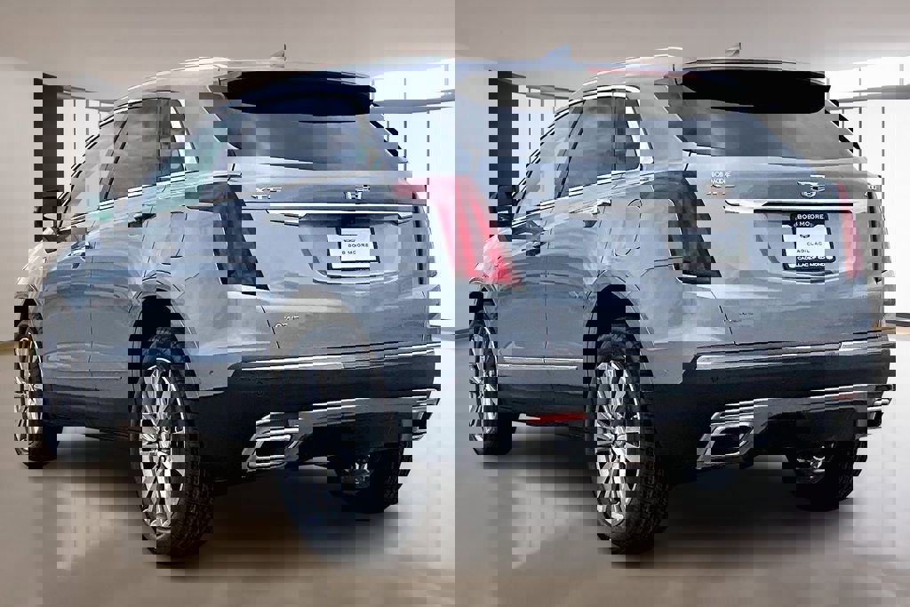 New 2026 Cadillac XT5 Premium Luxury image 3