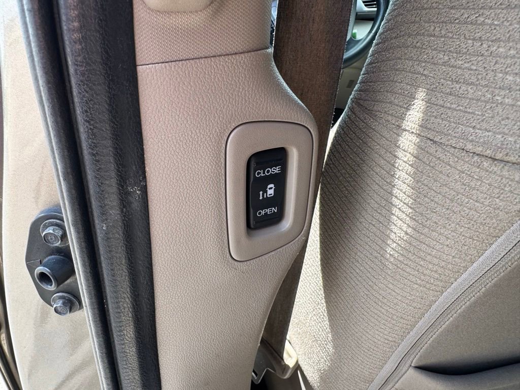 Used 2013 Honda Odyssey EX image 16
