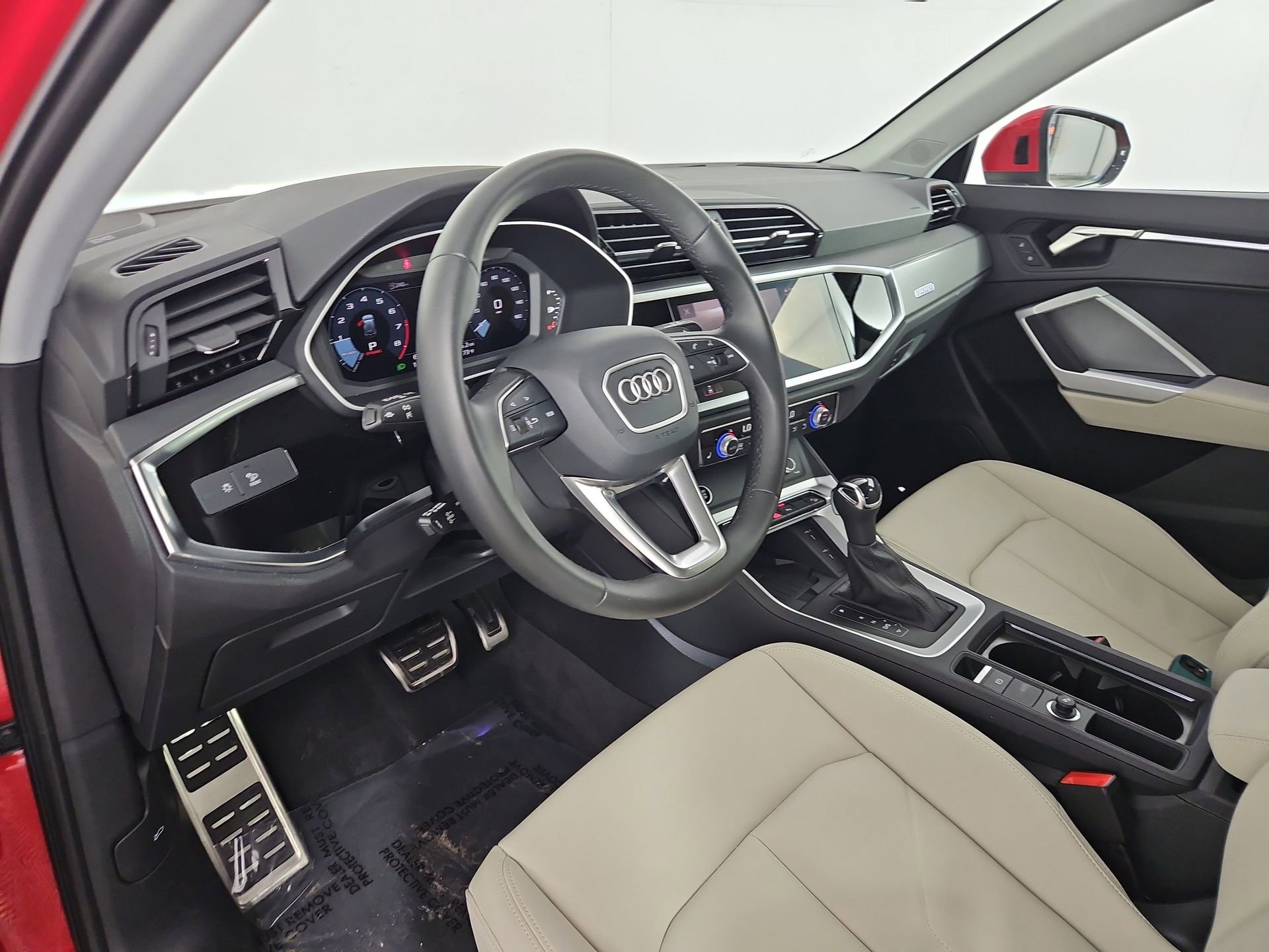 Certified 2025 Audi Q3 2.0T Premium Plus w/ Premium Plus Package image 17