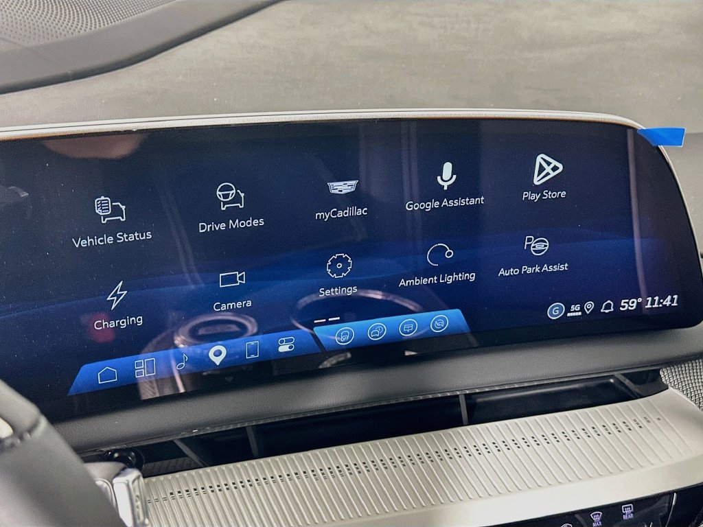 New 2027 Cadillac Optiq Premium Luxury w/ LPO, Floor Liner Package AWD/4WD image 18