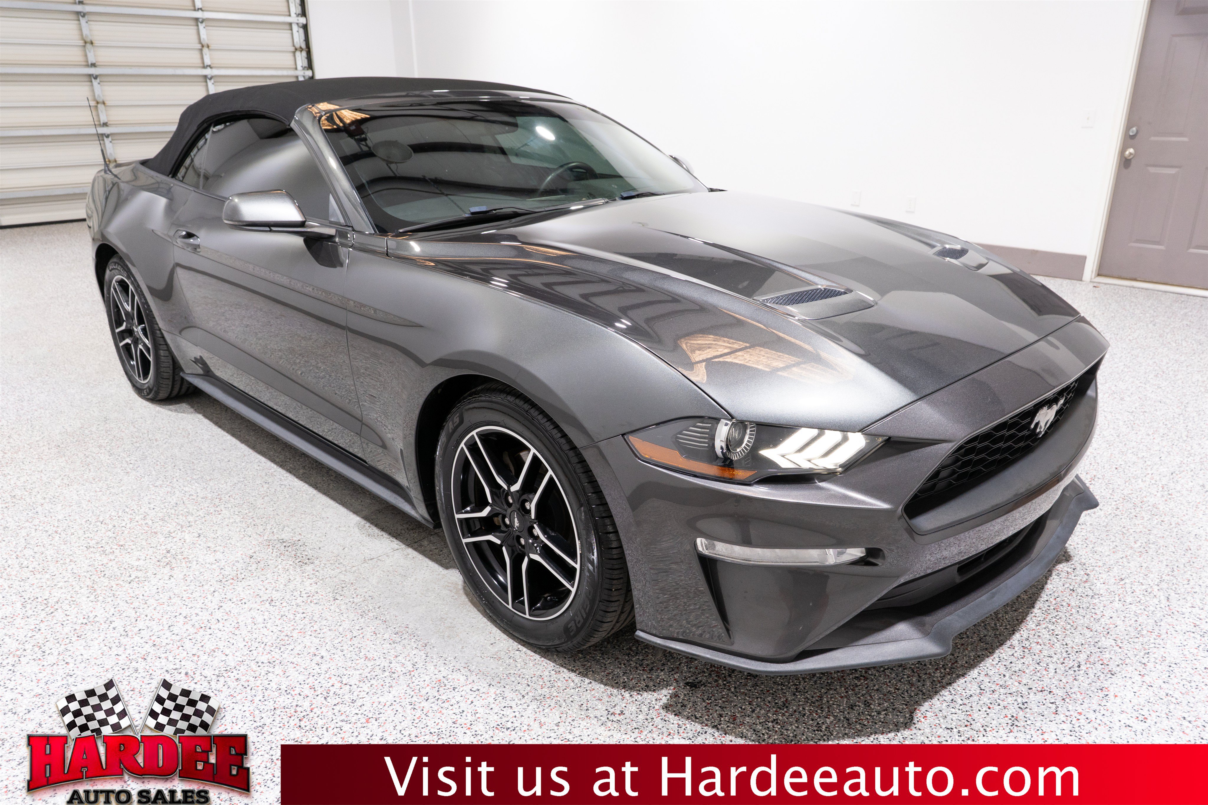 Used 2018 Ford Mustang Premium RWD image 9