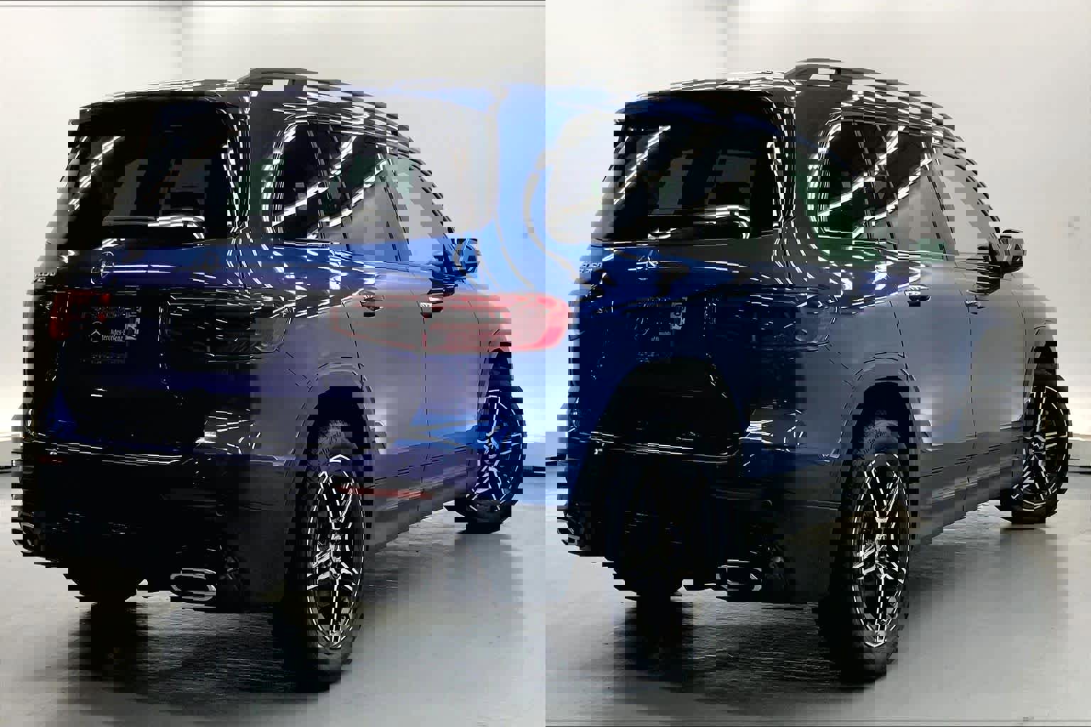 Used 2025 Mercedes-Benz GLB 250 image 4