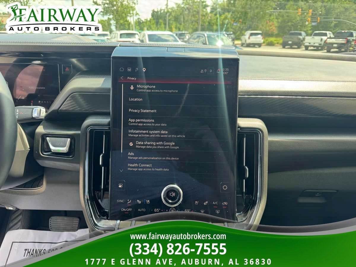 Used 2026 GMC Yukon AT4 w/ AT4 Premium Plus Package AWD/4WD image 23
