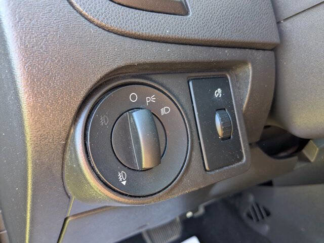 Used 2010 Ford Focus SE FWD image 15