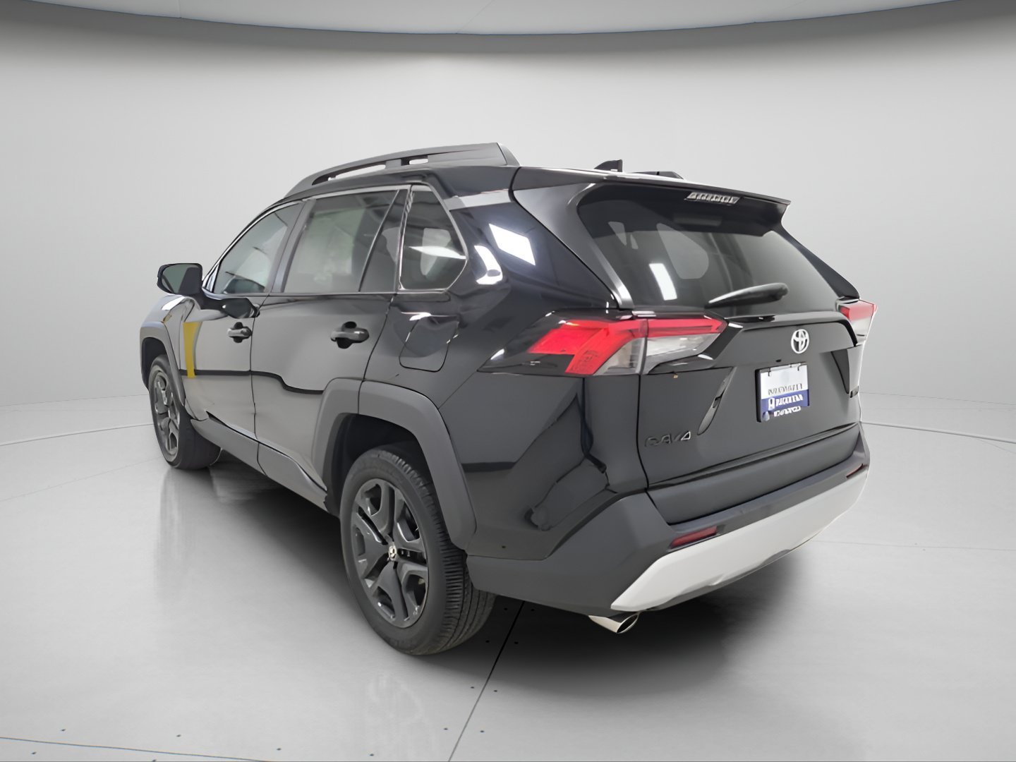 Used 2024 Toyota RAV4 Adventure AWD/4WD image 5